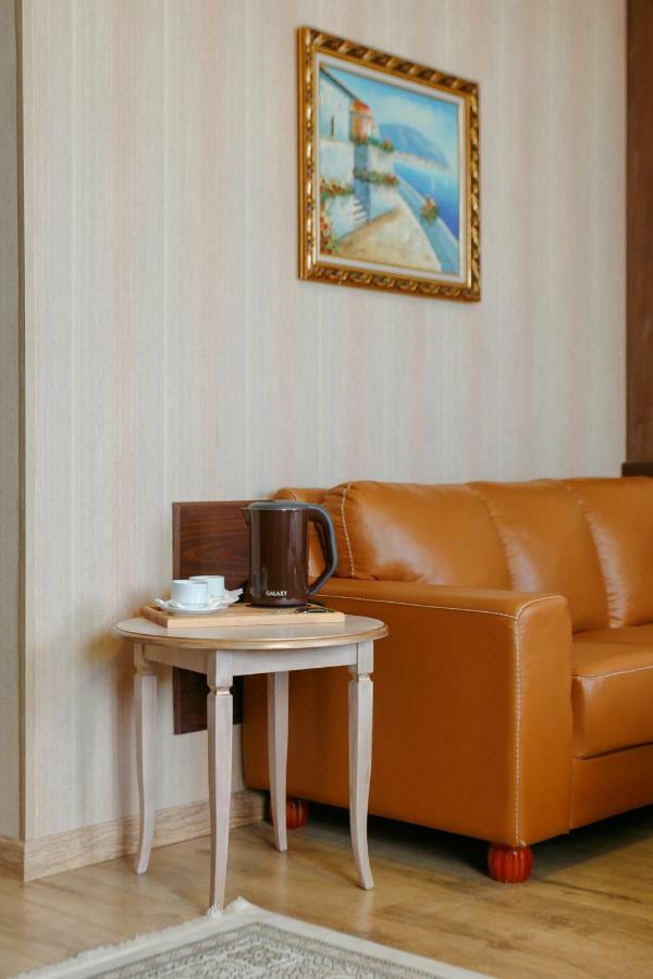 Sacvoyage Hotel Алма Ата Екстериор снимка