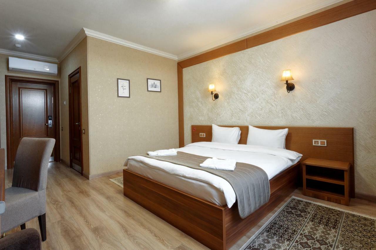 Sacvoyage Hotel Алма Ата Екстериор снимка
