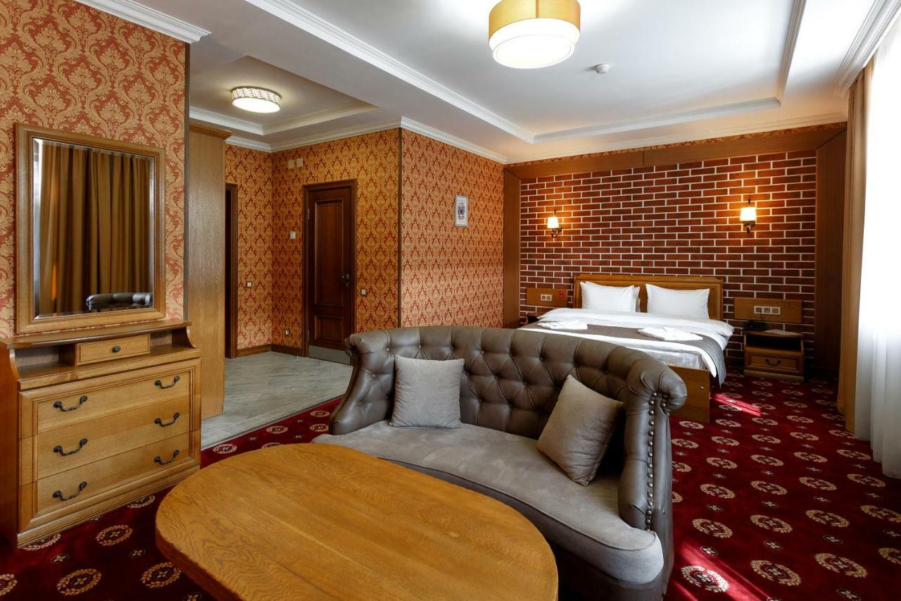 Sacvoyage Hotel Алма Ата Екстериор снимка