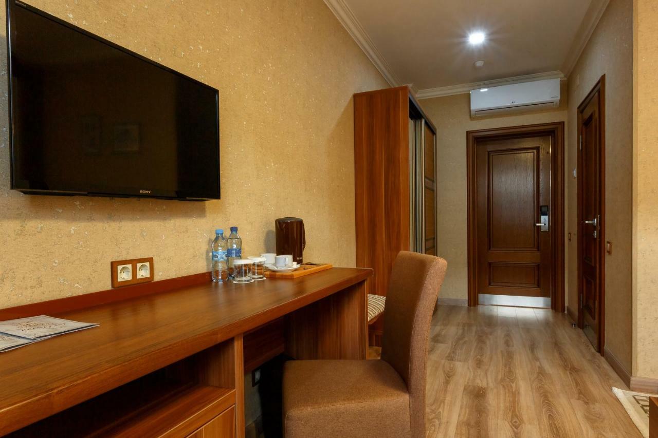 Sacvoyage Hotel Алма Ата Екстериор снимка