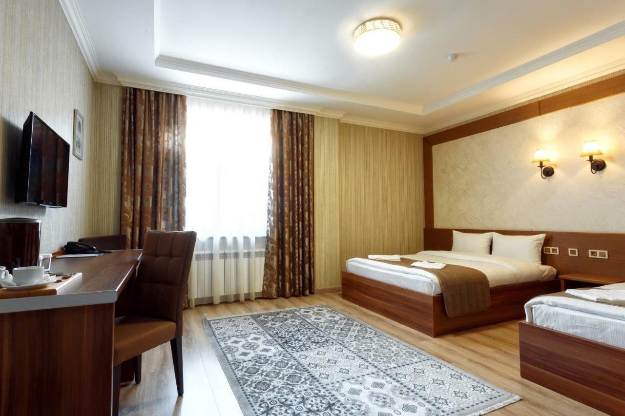 Sacvoyage Hotel Алма Ата Екстериор снимка
